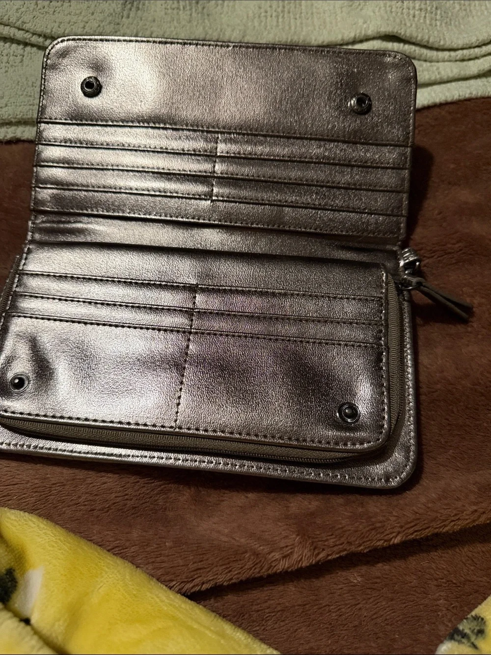Steve Madden Metallic Woven Wristlet Clutch - Silver BRAND NEW-NEVER USED